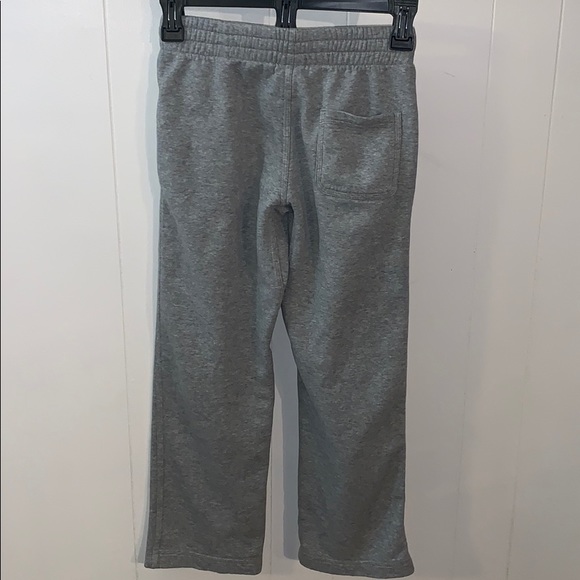 Boys S Nike gray sweatpants - Picture 2 of 3